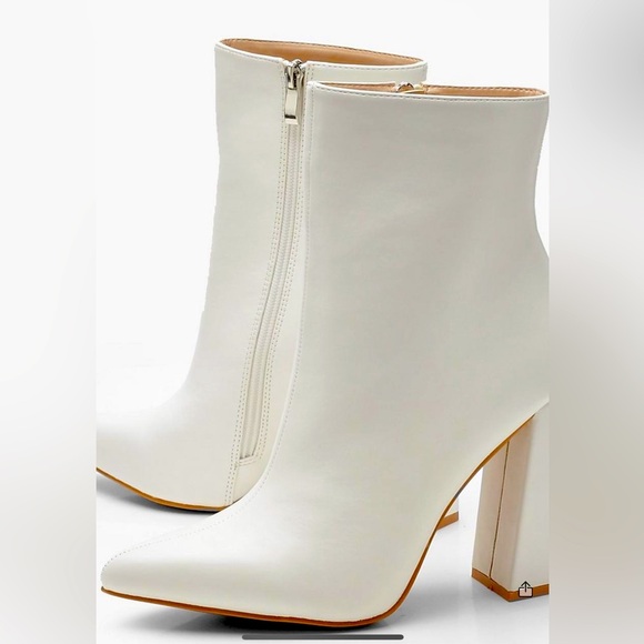 Boohoo Shoes - Boohoo Flared Heel Sock Boots